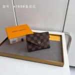 miumiu Pocket small wallet cowhide material - Image 13
