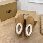 UGG Snow boots - Image 6