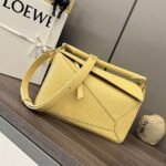 LOEWE Small Puzzle Bag in Grained Cowhide Leather. 1:1 Matching Size: 24×10.5x16cm. - Image 7