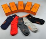 Hermes  Exquisite boxed socks made of pure cotton quality, packaged in a box of 5 pairs - Image 5