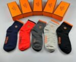 Hermes  Exquisite boxed socks made of pure cotton quality, packaged in a box of 5 pairs - Image 3