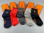 Hermes  Exquisite boxed socks made of pure cotton quality, packaged in a box of 5 pairs - Image 2