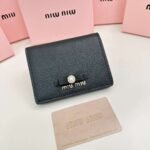 miumiu new short wallet, made of cowhide, size 11.5×10.3cm - Image 3