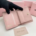 miumiu new short wallet, made of cowhide, size 11.5×10.3cm - Image 5