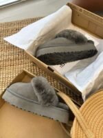 UGG Winter new casual classic plush slippers made of cowhide and wool - Image 8
