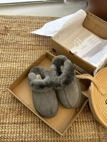 UGG Winter new casual classic plush slippers made of cowhide and wool - Image 4