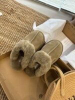 UGG Winter new casual classic plush slippers made of cowhide and wool - Image 3