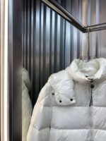 Moncler Down Jackets 90 white goose down - Image 9