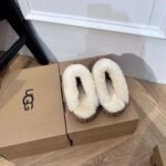 UGG wool slippers - Image 4
