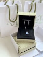 Van Cleef & Arpels Chalcedony Necklace VAC Chalcedony Four-Leaf Clover Necklace Premium Edition - Image 7
