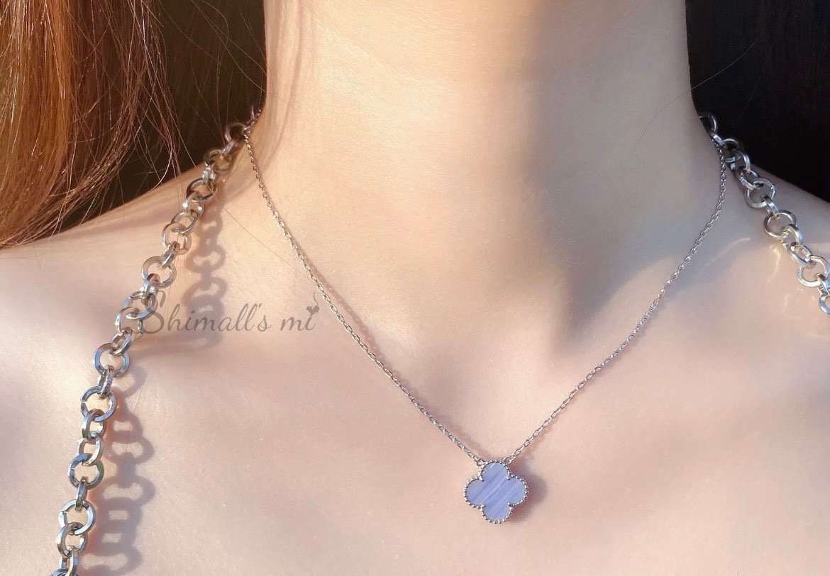 i1697899228_54_6.jpg Van Cleef & Arpels Chalcedony Necklace VAC Chalcedony Four-Leaf Clover Necklace Premium Edition - Image 1