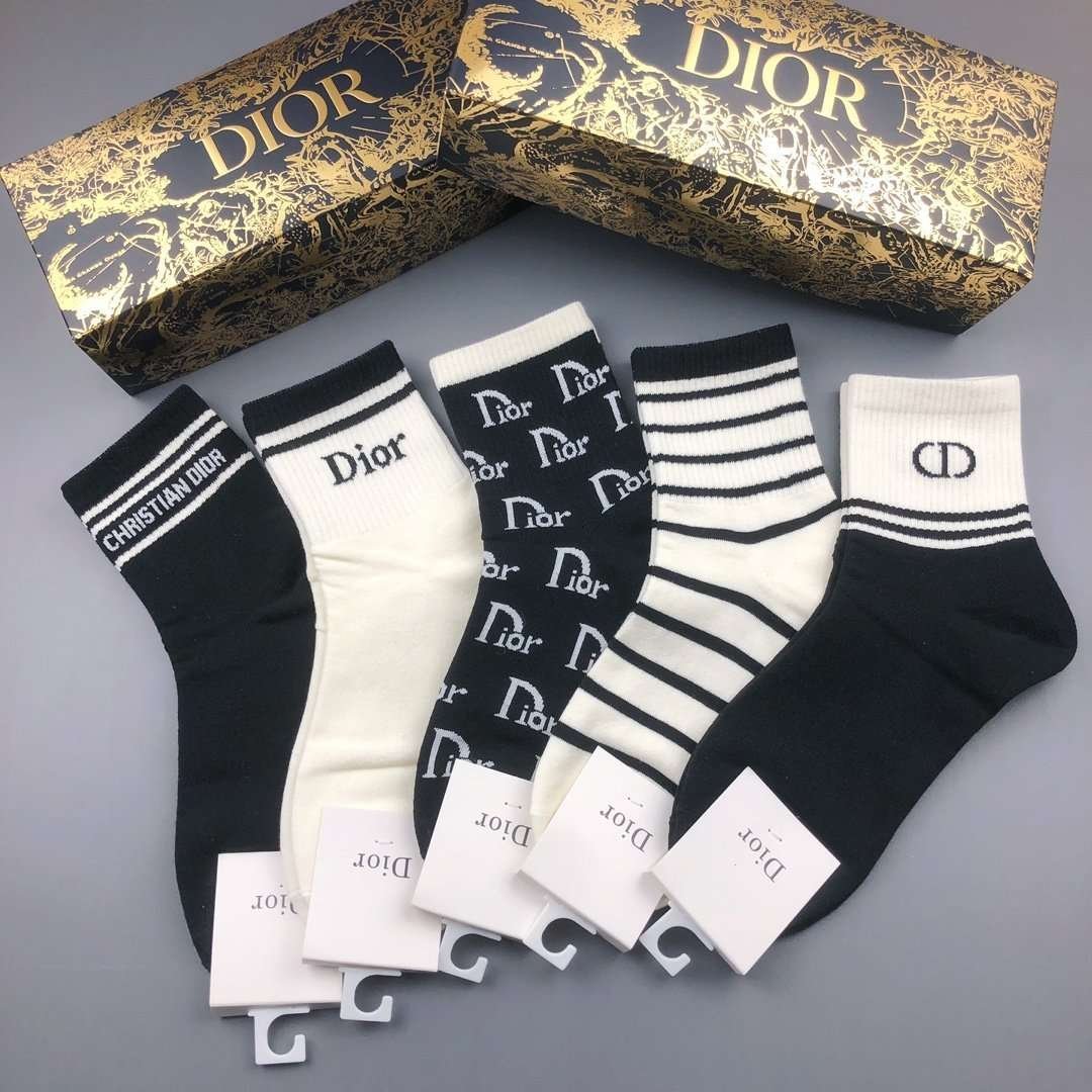 i1701827837_1826_5.jpg DIOR Men’s and Women’s Same Style Socks, made of pure cotton, with a quality of 5 pairs per box - Image 1