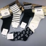 DIOR Men’s and Women’s Same Style Socks, made of pure cotton, with a quality of 5 pairs per box - Image 5