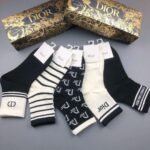 DIOR Men’s and Women’s Same Style Socks, made of pure cotton, with a quality of 5 pairs per box - Image 3