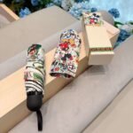 GUCCI Mickey’s five fold hand open folding umbrella - Image 3