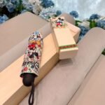 GUCCI Mickey’s five fold hand open folding umbrella - Image 4