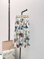 miumiu spring and summer latest Monogram beach romantic palm coconut print elastic waist skirt - Image 3