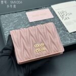 miumiu Pocket small wallet cowhide material - Image 3