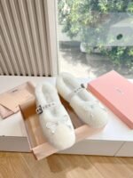 miumiu New loafers thickened encrypted wool advanced version - Image 9