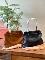 miumiu New popular vintage tote bag - Image 8