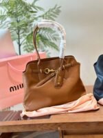 miumiu New popular vintage tote bag - Image 4