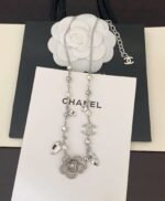 Chanel Camellia series necklace - Image 4