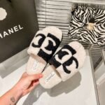 Chanel flat plush slippers - Image 4