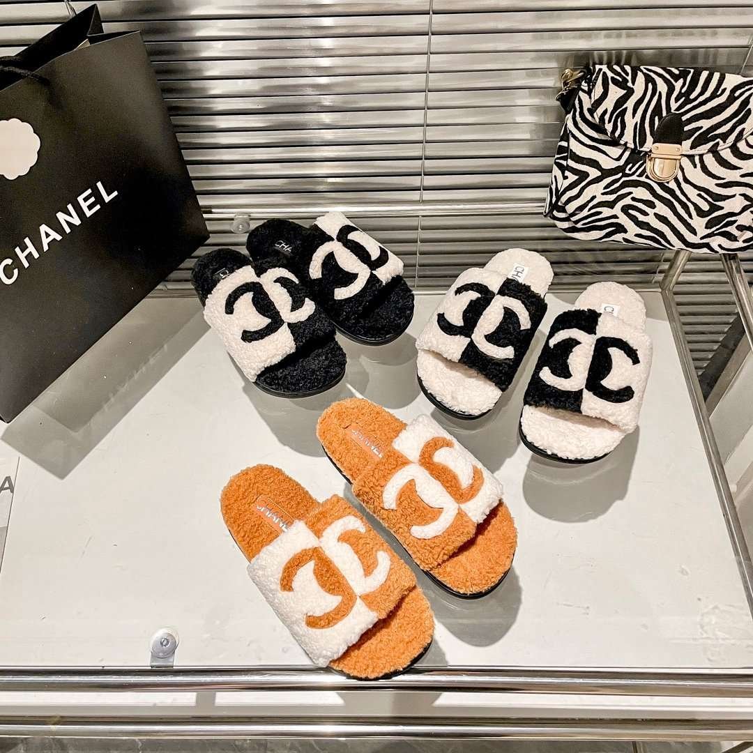 i1725800052_3231_0.jpg Chanel flat plush slippers - Image 1