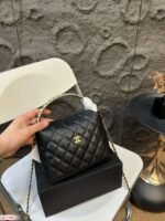 CHANEL bag - Image 7