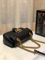 GUCCI Wave patterned chain bag - Image 8