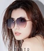 CHANEL polarized glasses - Image 2