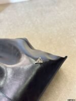 PRADA Soft leather shoulder bag cowhide material - Image 2