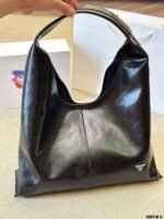 PRADA Soft leather shoulder bag cowhide material - Image 7