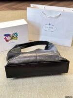 PRADA Soft leather shoulder bag cowhide material - Image 6