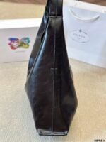 PRADA Soft leather shoulder bag cowhide material - Image 9