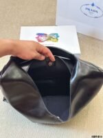 PRADA Soft leather shoulder bag cowhide material - Image 4