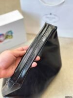 PRADA Soft leather shoulder bag cowhide material - Image 3