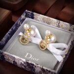DIOR Golden letter JADIOR earring - Image 4