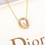 DIOR The high-end version of the rose necklace is made entirely of 925 silver and electroplated with thick gold - Image 9