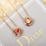 DIOR The high-end version of the rose necklace is made entirely of 925 silver and electroplated with thick gold - Image 4