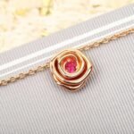 DIOR The high-end version of the rose necklace is made entirely of 925 silver and electroplated with thick gold - Image 3