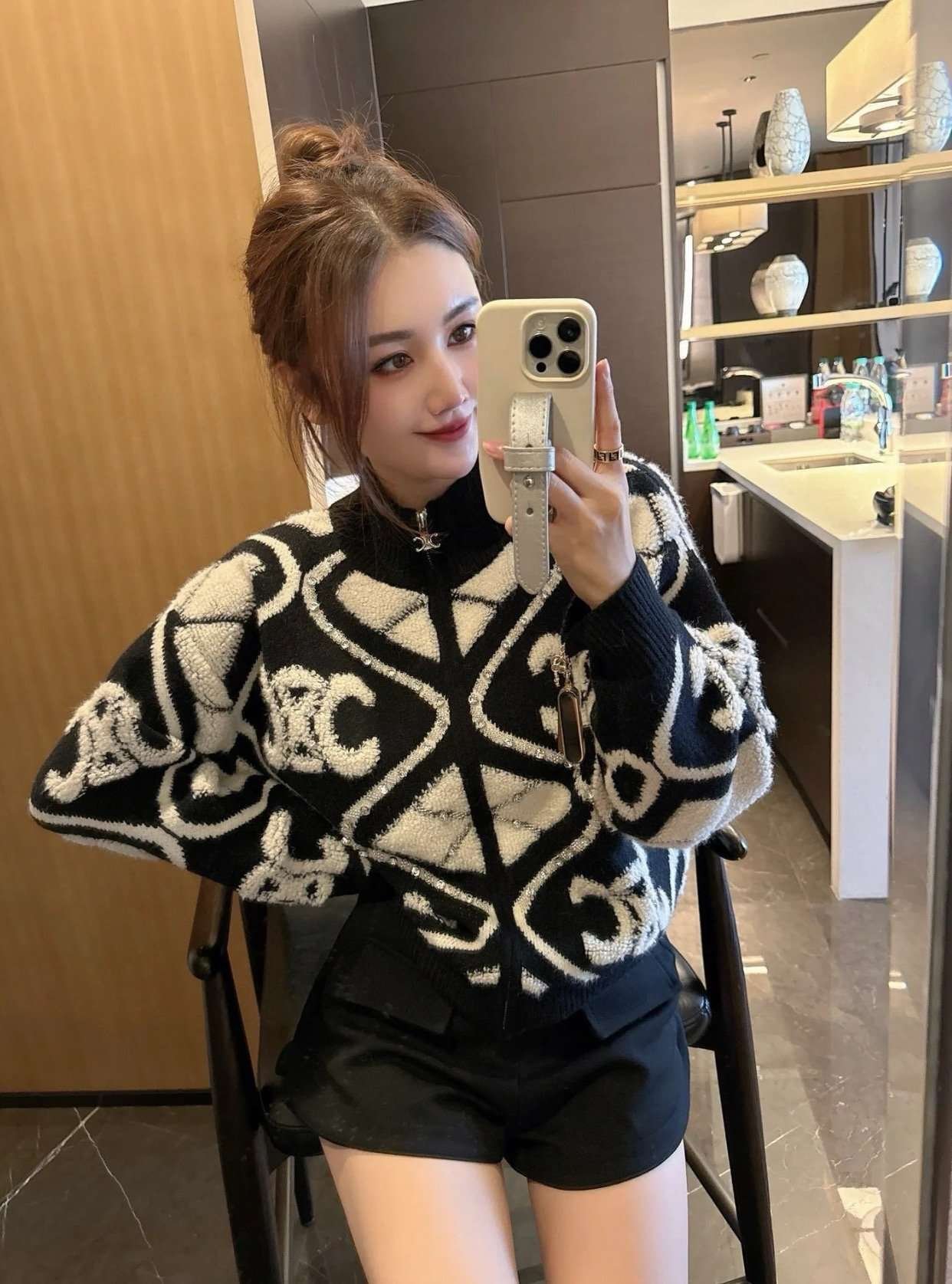 i1728061498_4609_5.jpg CELINE Color blocked temperament hot stamping lamb wool jacket - Image 1