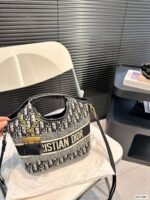 DIOR Bucket Bag - Image 3