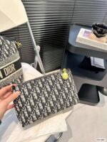 DIOR Bucket Bag - Image 5