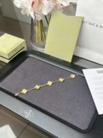 Van Cleef & Arpelsvca gold laser five-flower bracelet - Image 5