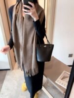 GUCCI New scarf - Image 10