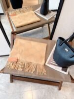 GUCCI New scarf - Image 11