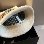 Chanel winter wool hat - Image 14
