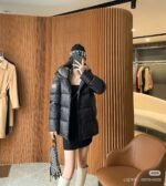 Burberry detachable hood long sleeve winter down jacket for men and women