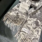 DIOR 59% cashmere, 41% wool   Christian Dior scarf - Image 17